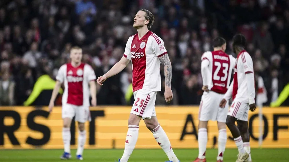 FBL-NED-EREDIVISIE-AJAX-TWENTE
